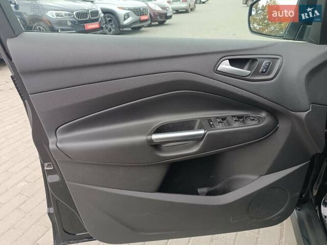 Черный Форд Си-Макс, объемом двигателя 2 л и пробегом 67 тыс. км за 13050 $, фото 6 на Automoto.ua