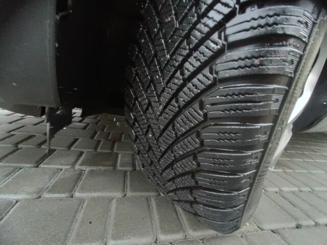 Чорний Форд Сі-Макс, об'ємом двигуна 2 л та пробігом 215 тис. км за 6200 $, фото 23 на Automoto.ua