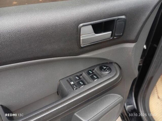 Чорний Форд Сі-Макс, об'ємом двигуна 1.6 л та пробігом 264 тис. км за 4550 $, фото 10 на Automoto.ua