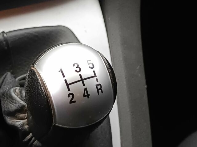 Чорний Форд Сі-Макс, об'ємом двигуна 1.8 л та пробігом 243 тис. км за 5200 $, фото 18 на Automoto.ua