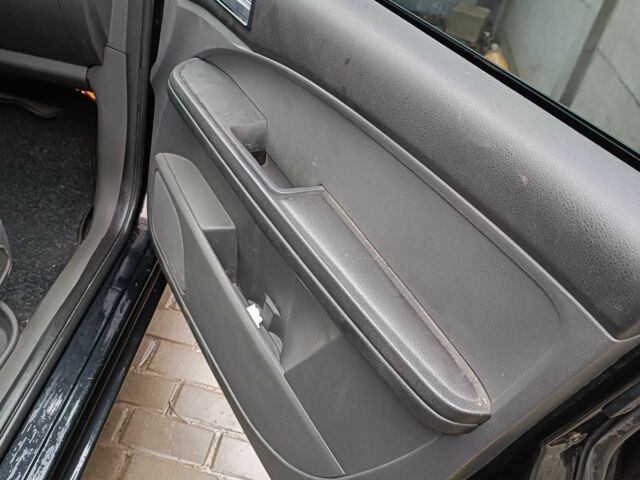 Чорний Форд Сі-Макс, об'ємом двигуна 1.8 л та пробігом 243 тис. км за 5200 $, фото 6 на Automoto.ua