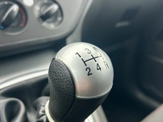 Черный Форд Си-Макс, объемом двигателя 1.8 л и пробегом 253 тыс. км за 5399 $, фото 19 на Automoto.ua