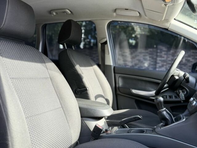 Чорний Форд Сі-Макс, об'ємом двигуна 2 л та пробігом 160 тис. км за 6000 $, фото 16 на Automoto.ua