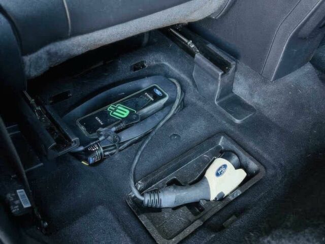 Чорний Форд Сі-Макс, об'ємом двигуна 2 л та пробігом 78 тис. км за 8000 $, фото 9 на Automoto.ua