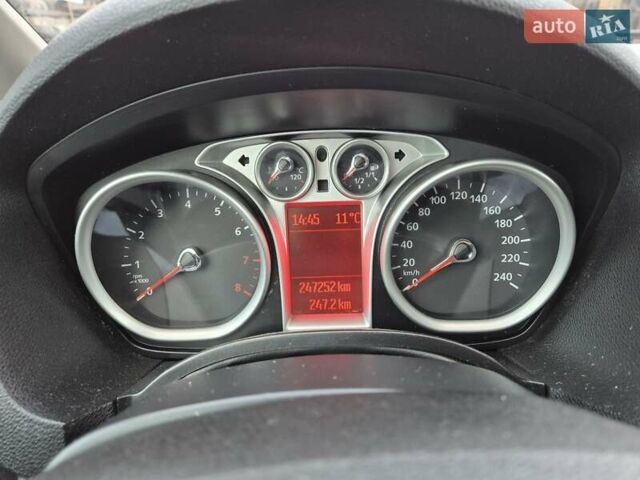 Фиолетовый Форд Си-Макс, объемом двигателя 1.8 л и пробегом 247 тыс. км за 6000 $, фото 13 на Automoto.ua