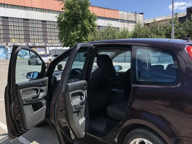 Фіолетовий Форд Сі-Макс, об'ємом двигуна 1.8 л та пробігом 230 тис. км за 6000 $, фото 2 на Automoto.ua