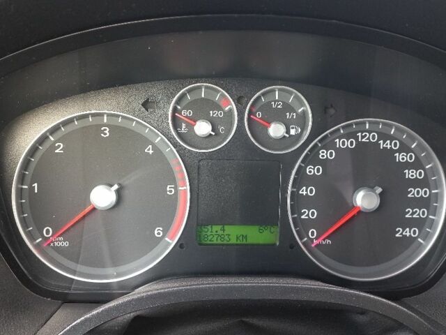 Красный Форд Си-Макс, объемом двигателя 1.8 л и пробегом 182 тыс. км за 6800 $, фото 6 на Automoto.ua