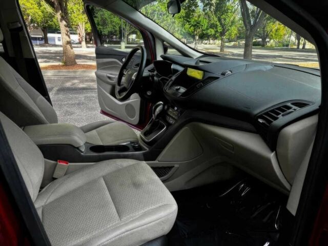 Красный Форд Си-Макс, объемом двигателя 2 л и пробегом 57 тыс. км за 6300 $, фото 9 на Automoto.ua