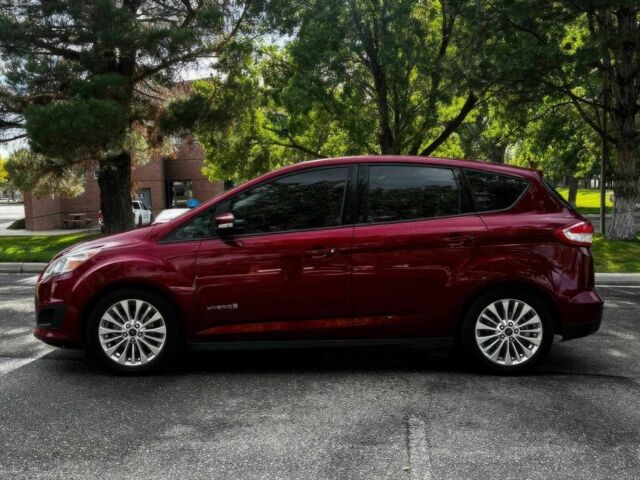 Красный Форд Си-Макс, объемом двигателя 2 л и пробегом 57 тыс. км за 6300 $, фото 3 на Automoto.ua