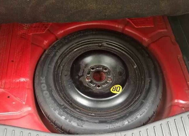 Красный Форд Си-Макс, объемом двигателя 1.6 л и пробегом 350 тыс. км за 3999 $, фото 14 на Automoto.ua