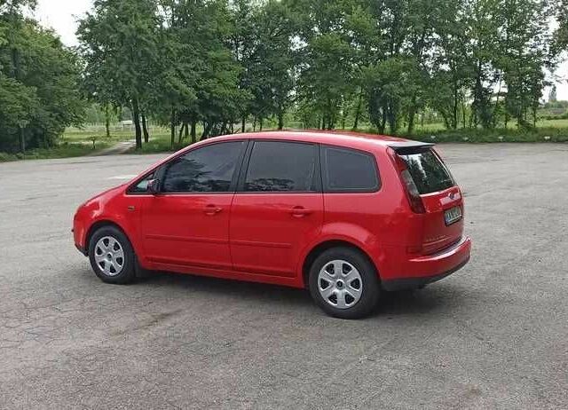 Красный Форд Си-Макс, объемом двигателя 1.6 л и пробегом 350 тыс. км за 3999 $, фото 2 на Automoto.ua