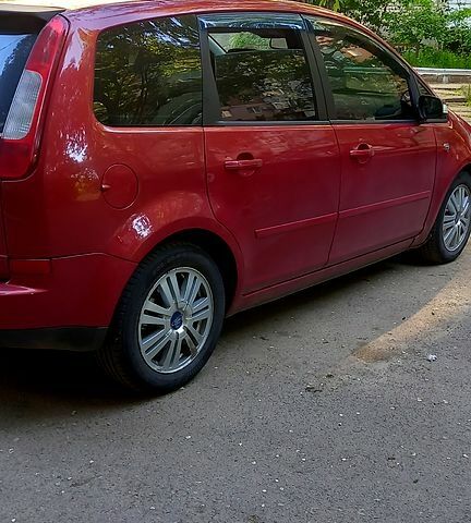 Красный Форд Си-Макс, объемом двигателя 1.8 л и пробегом 354 тыс. км за 5000 $, фото 2 на Automoto.ua