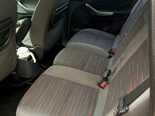 Червоний Форд Сі-Макс, об'ємом двигуна 1.8 л та пробігом 317 тис. км за 4300 $, фото 6 на Automoto.ua