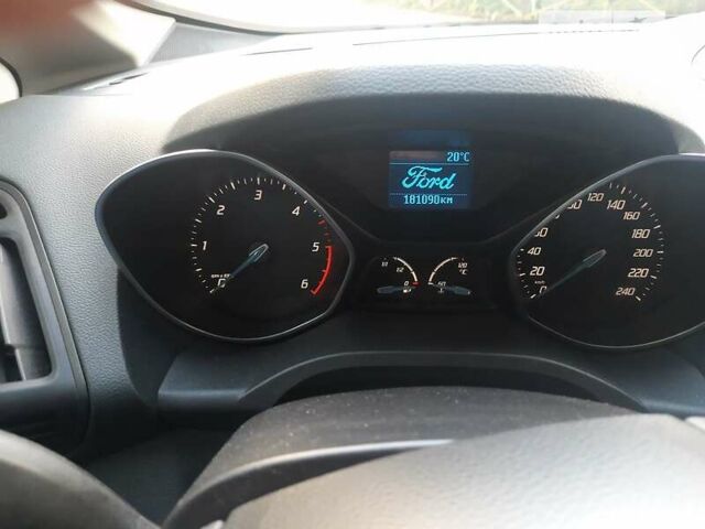 Красный Форд Си-Макс, объемом двигателя 2 л и пробегом 238 тыс. км за 8100 $, фото 5 на Automoto.ua