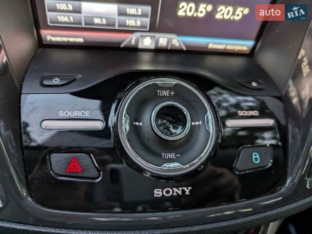 Форд Си-Макс 2013 в Виннице на Automoto.ua Красный Форд Си-Макс, объемом двигателя 2 л и пробегом 129 тыс. км за 10250 $, фото 16 на Automoto.ua