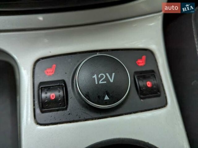 Форд Си-Макс 2013 в Виннице на Automoto.ua Красный Форд Си-Макс, объемом двигателя 2 л и пробегом 129 тыс. км за 10250 $, фото 19 на Automoto.ua