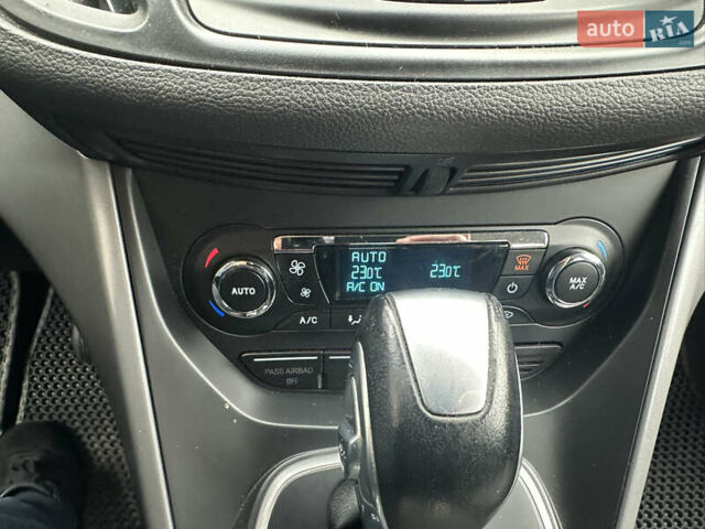 Форд Сі-Макс 2013 у Києві на Automoto.ua Червоний Форд Сі-Макс, об'ємом двигуна 2 л та пробігом 216 тис. км за 8999 $, фото 16 на Automoto.ua