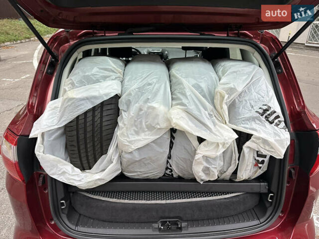Форд Сі-Макс 2013 у Києві на Automoto.ua Червоний Форд Сі-Макс, об'ємом двигуна 2 л та пробігом 216 тис. км за 8999 $, фото 26 на Automoto.ua
