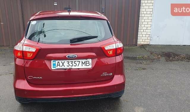 Красный Форд Си-Макс, объемом двигателя 2 л и пробегом 240 тыс. км за 12500 $, фото 1 на Automoto.ua