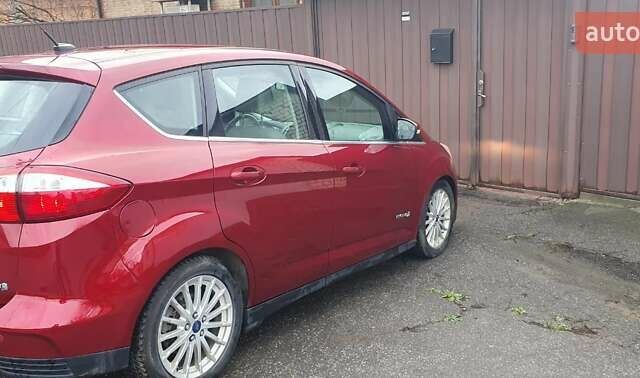 Красный Форд Си-Макс, объемом двигателя 2 л и пробегом 240 тыс. км за 12500 $, фото 3 на Automoto.ua