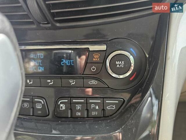Червоний Форд Сі-Макс, об'ємом двигуна 2 л та пробігом 231 тис. км за 12300 $, фото 16 на Automoto.ua