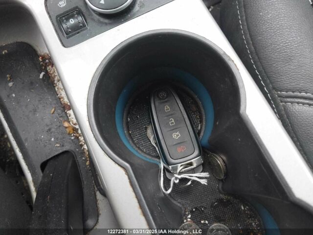 Красный Форд Си-Макс, объемом двигателя 2 л и пробегом 170 тыс. км за 8500 $, фото 7 на Automoto.ua