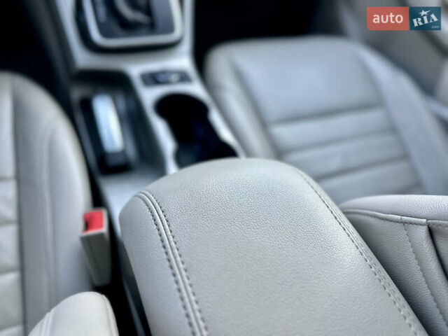 Червоний Форд Сі-Макс, об'ємом двигуна 2 л та пробігом 160 тис. км за 13300 $, фото 29 на Automoto.ua