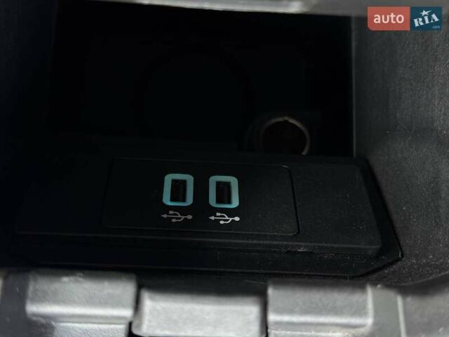 Форд Си-Макс 2016 в Ровно на Automoto.ua Красный Форд Си-Макс, объемом двигателя 2 л и пробегом 177 тыс. км за 13500 $, фото 37 на Automoto.ua