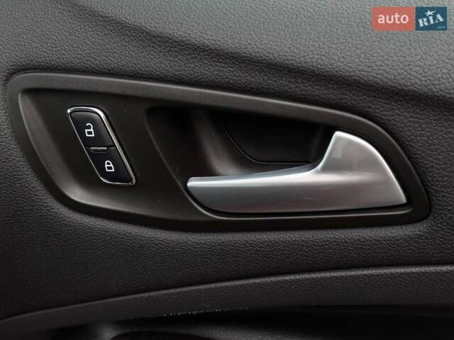 Форд Си-Макс 2016 в Ровно на Automoto.ua Красный Форд Си-Макс, объемом двигателя 2 л и пробегом 177 тыс. км за 13500 $, фото 59 на Automoto.ua