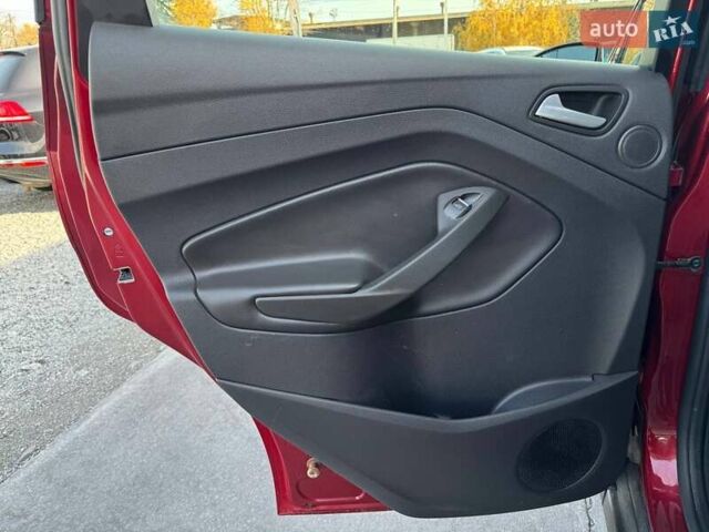 Форд Си-Макс 2016 в Ровно на Automoto.ua Красный Форд Си-Макс, объемом двигателя 2 л и пробегом 177 тыс. км за 13500 $, фото 45 на Automoto.ua