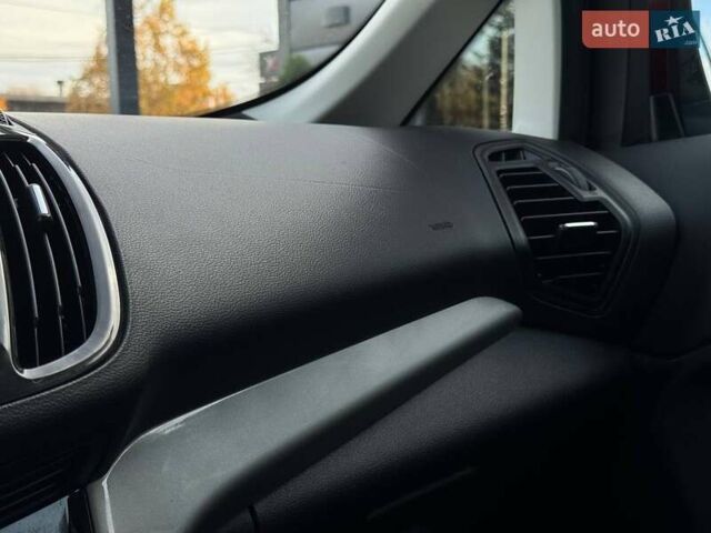 Форд Си-Макс 2016 в Ровно на Automoto.ua Красный Форд Си-Макс, объемом двигателя 2 л и пробегом 177 тыс. км за 13500 $, фото 42 на Automoto.ua