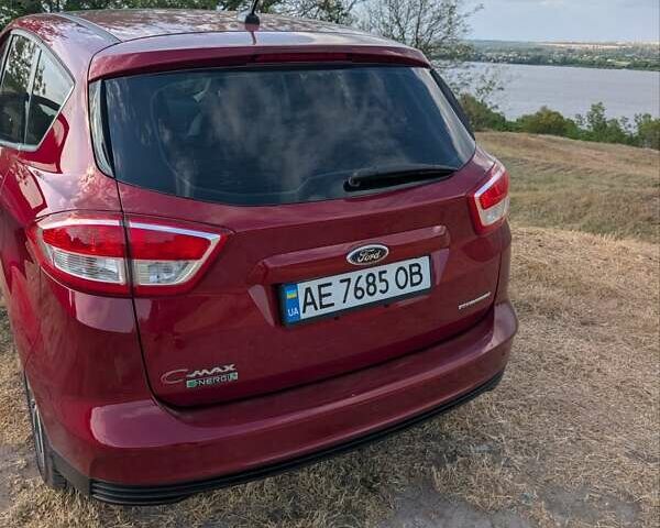 Червоний Форд Сі-Макс, об'ємом двигуна 2 л та пробігом 130 тис. км за 15500 $, фото 1 на Automoto.ua