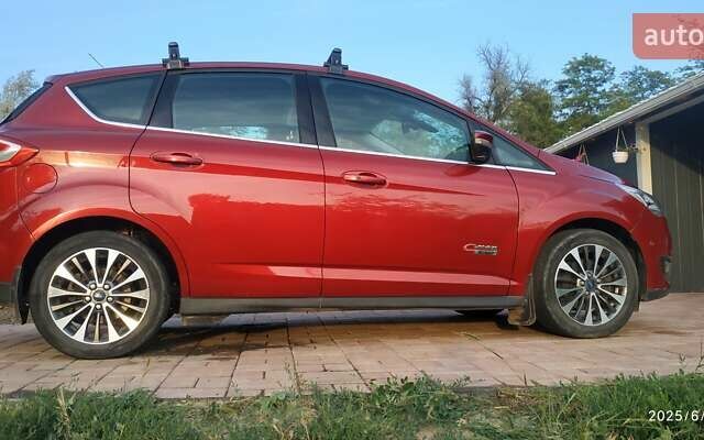 Красный Форд Си-Макс, объемом двигателя 2 л и пробегом 80 тыс. км за 15200 $, фото 1 на Automoto.ua