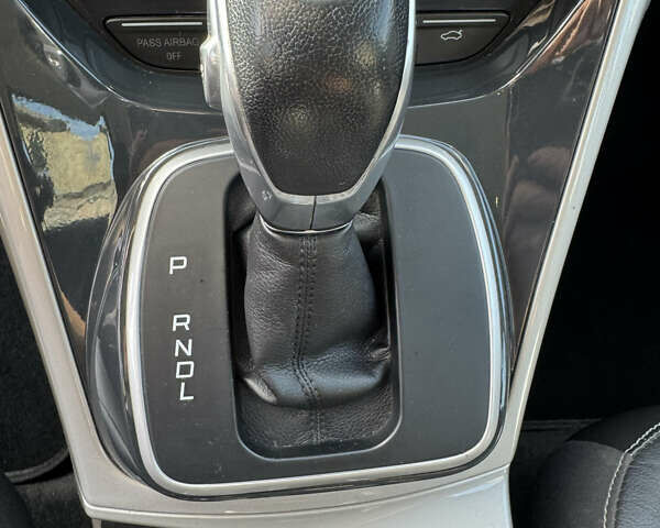 Красный Форд Си-Макс, объемом двигателя 2 л и пробегом 128 тыс. км за 12600 $, фото 27 на Automoto.ua