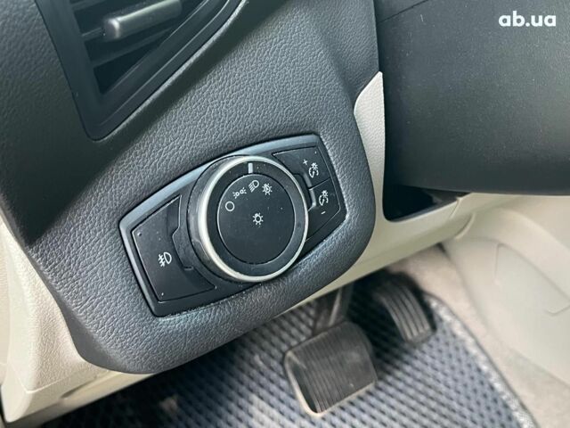 Червоний Форд Сі-Макс, об'ємом двигуна 2 л та пробігом 143 тис. км за 11280 $, фото 39 на Automoto.ua