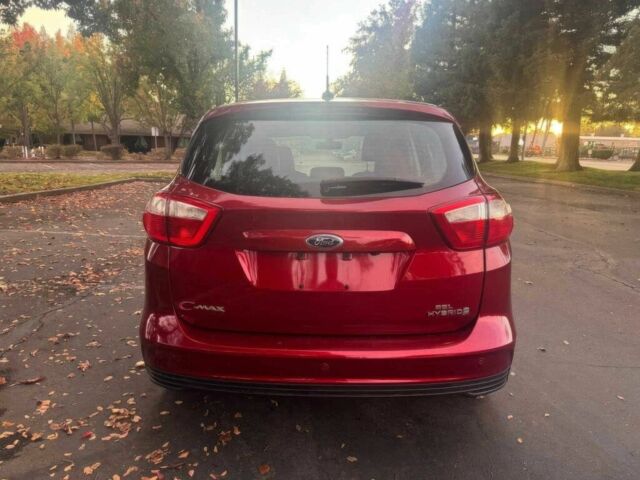 Червоний Форд Сі-Макс, об'ємом двигуна 2 л та пробігом 73 тис. км за 4450 $, фото 5 на Automoto.ua