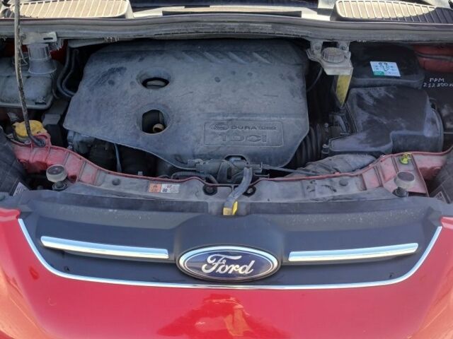 Червоний Форд Сі-Макс, об'ємом двигуна 1.6 л та пробігом 218 тис. км за 8200 $, фото 4 на Automoto.ua