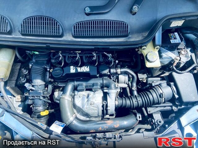 Форд Си-Макс, объемом двигателя 1.6 л и пробегом 220 тыс. км за 3300 $, фото 7 на Automoto.ua