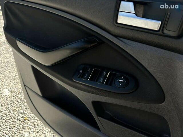 Форд Си-Макс, объемом двигателя 1.8 л и пробегом 281 тыс. км за 6300 $, фото 23 на Automoto.ua