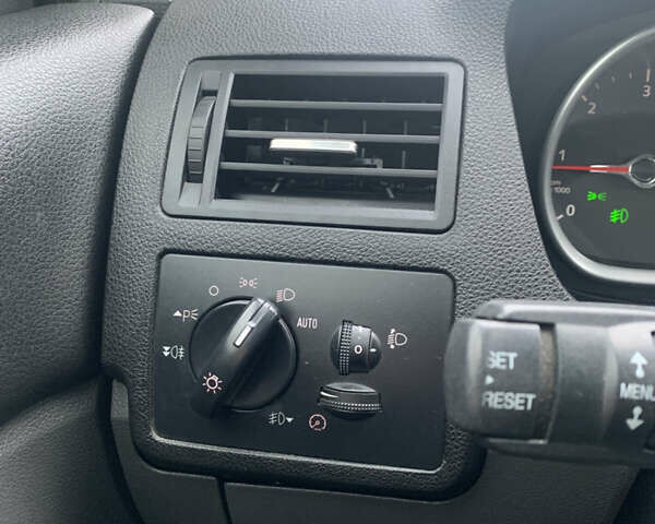 Форд Сі-Макс, об'ємом двигуна 1.6 л та пробігом 333 тис. км за 5200 $, фото 21 на Automoto.ua