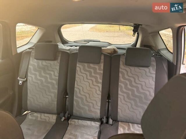 Форд Си-Макс, объемом двигателя 1.6 л и пробегом 275 тыс. км за 9300 $, фото 6 на Automoto.ua