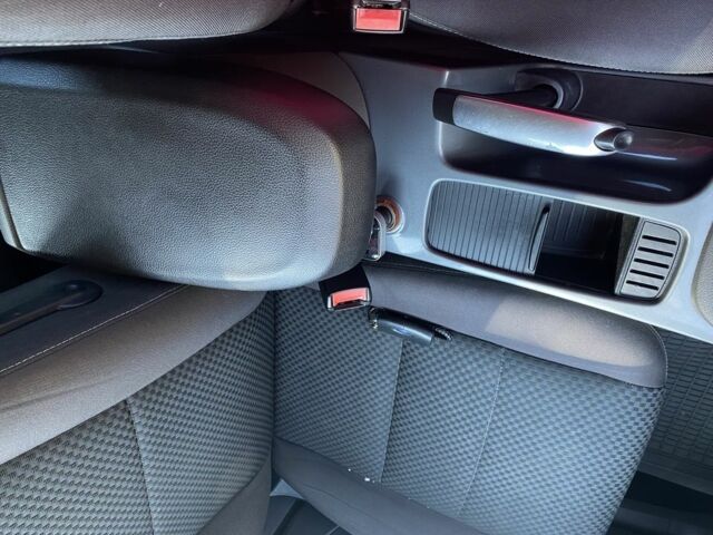 Сірий Форд Сі-Макс, об'ємом двигуна 1.8 л та пробігом 360 тис. км за 5000 $, фото 14 на Automoto.ua