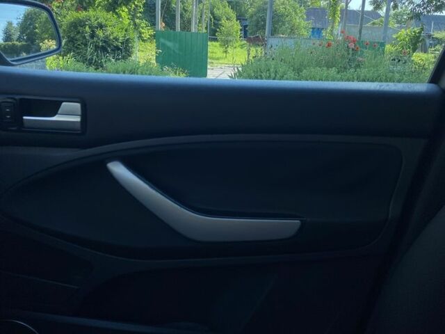 Сірий Форд Сі-Макс, об'ємом двигуна 1.8 л та пробігом 360 тис. км за 5000 $, фото 17 на Automoto.ua