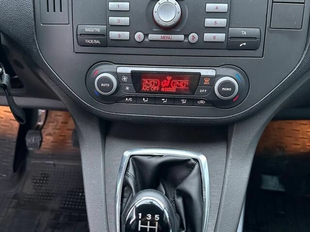 Сірий Форд Сі-Макс, об'ємом двигуна 1.8 л та пробігом 237 тис. км за 5900 $, фото 7 на Automoto.ua