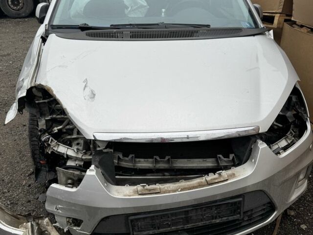 Серый Форд Си-Макс, объемом двигателя 1.6 л и пробегом 330 тыс. км за 3200 $, фото 1 на Automoto.ua