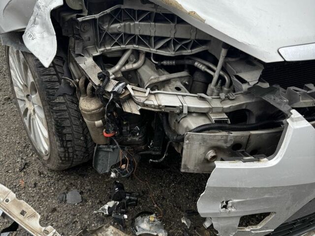 Серый Форд Си-Макс, объемом двигателя 1.6 л и пробегом 330 тыс. км за 3200 $, фото 2 на Automoto.ua