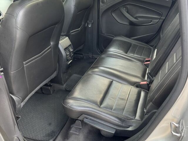 Серый Форд Си-Макс, объемом двигателя 2 л и пробегом 220 тыс. км за 9499 $, фото 6 на Automoto.ua