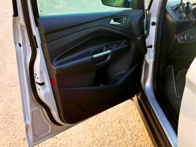 Сірий Форд Сі-Макс, об'ємом двигуна 2 л та пробігом 122 тис. км за 12500 $, фото 8 на Automoto.ua