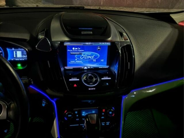 Серый Форд Си-Макс, объемом двигателя 2 л и пробегом 220 тыс. км за 9499 $, фото 2 на Automoto.ua