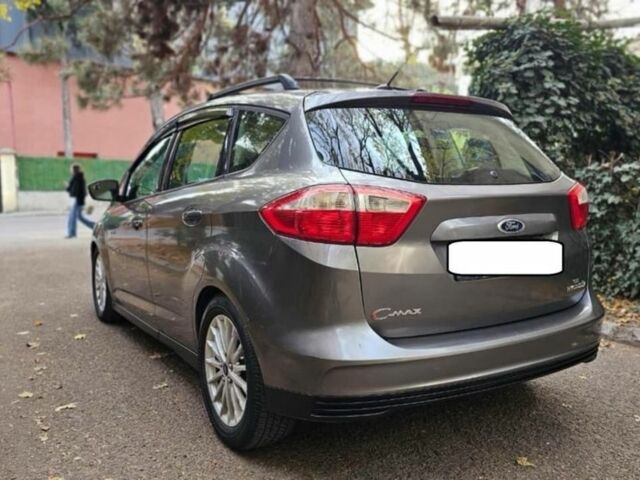 Серый Форд Си-Макс, объемом двигателя 2 л и пробегом 155 тыс. км за 8499 $, фото 4 на Automoto.ua